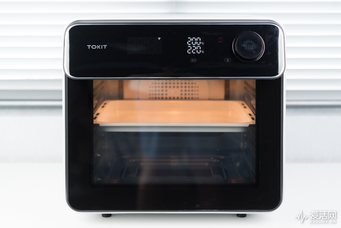 科技改变生活 拥有一台会拍照的TOKIT智能电烤箱