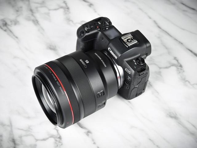 人像镜皇驾到 深度解读佳能RF85mm F1.2 DS镜头