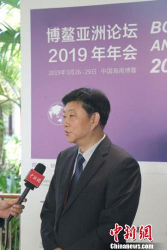 图为新秀集团有限公司董事长赵雪逡接受采访。贾军礼 摄 图为新秀集团有限公司董事长赵雪逡接受采访。贾军礼 摄