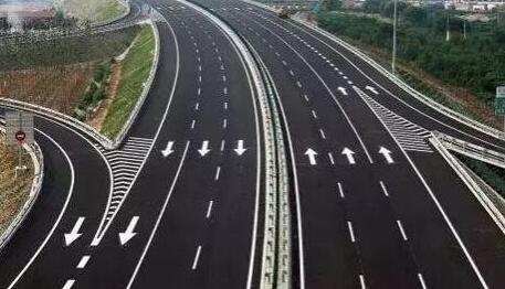 不怕超速!中国首条超级公路 运行速度提升20%还支持自动驾驶