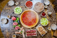 2.2吨地沟油!小龙坎火锅“爆雷” 九成都是加盟的