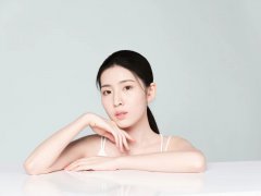 手机人造光源会不会伤害皮肤 手机蓝光伤害皮肤