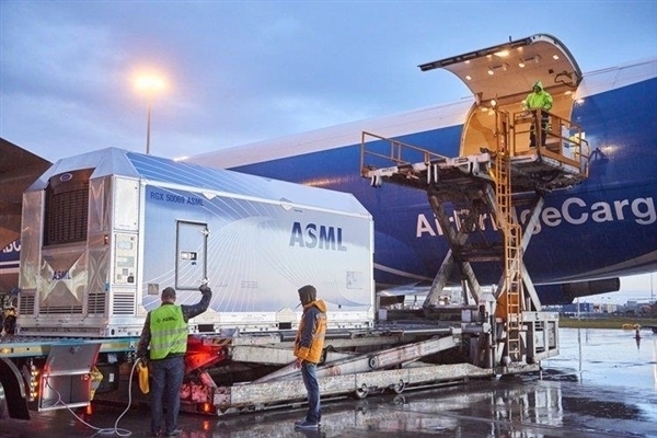 ASML光刻机工厂发生火灾 台积电:不担心影响 EUV产能继续推进