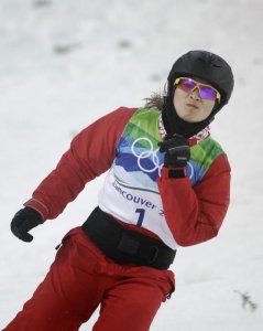 自由式滑雪空中技巧项目的运动员在无雪季节需