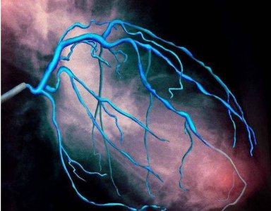 男子反复挤痘出血不止引发血管瘤 脸上的痘痘可