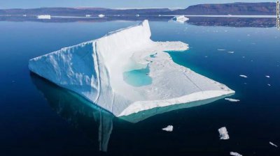 格陵兰岛近期1天流失冰量约60亿吨 冰盖全部融化