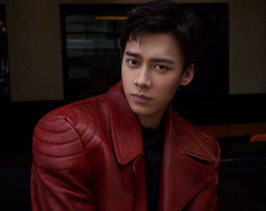 多品牌紧急宣布与李易峰解约 以后娱乐圈应该提