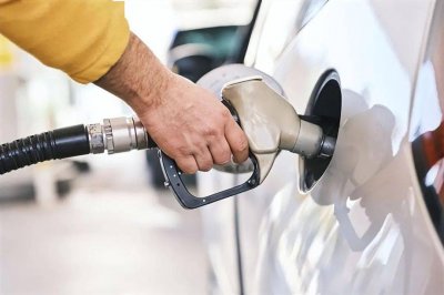 国内汽柴油价格第八跌落空 调价搁浅的可能性较