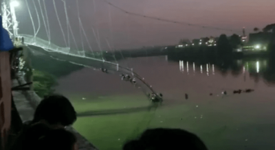印度吊桥坍塌已致141人遇难 印度桥又塌了