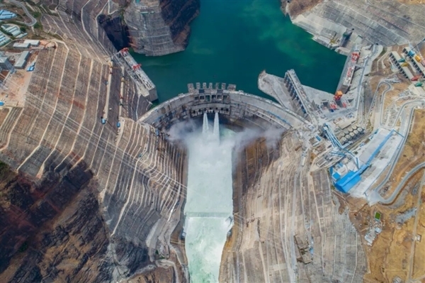 仅次于三峡 世界第二 白鹤滩水电站全部投产：每年发电624亿度