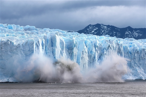 全球变暖加剧：专家称本世纪末全球三分之二冰川或消失