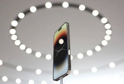 “iPhone14Pro全系降价700元”上热搜，网友：等等党