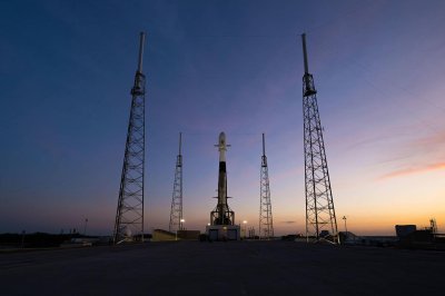 SpaceX猎鹰9号火箭“一日双射”，含51颗星链卫星