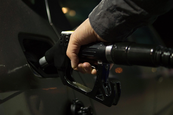 本周五！国内油价再次迎来调整 预计下跌0.05元/升