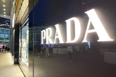 蔡徐坤们难逃“Prada代言人魔咒”？