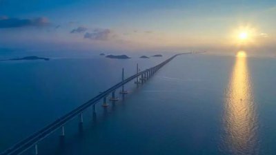 港珠澳大桥打通经贸新通道，绘就美好未来新图
