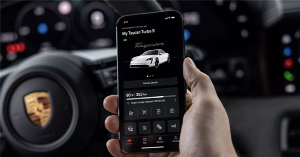 手机直接控制汽车！保时捷携手苹果推出全新CarPlay功能