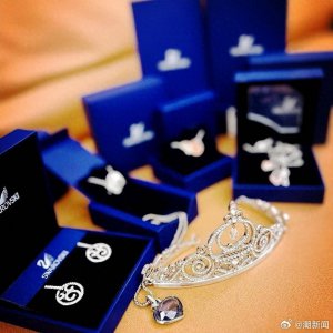 翻出一堆施华洛世奇后悔没买黄金 黄金产品才是