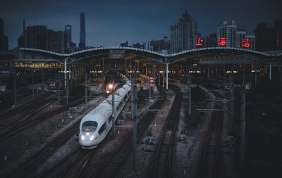 市域铁路机场联络线东段热滑试验成功，为列车
