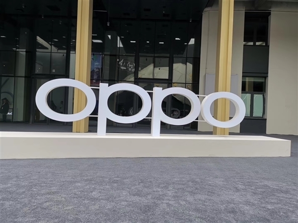 OPPO Find X8全系50W无线充电：支持反向充电