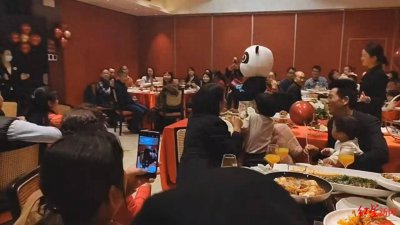 除夕年夜饭预订“热” 不可挡！“打包”“上门