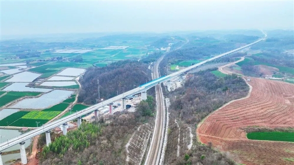 又一条时速350公里高铁开始铺轨：襄阳至荆门仅需20分钟