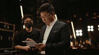 华为Mate XTs三折新机9月4日发布，折叠新形态引期