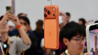 iPhone 17 Pro信号引热议 苹果客服：慎