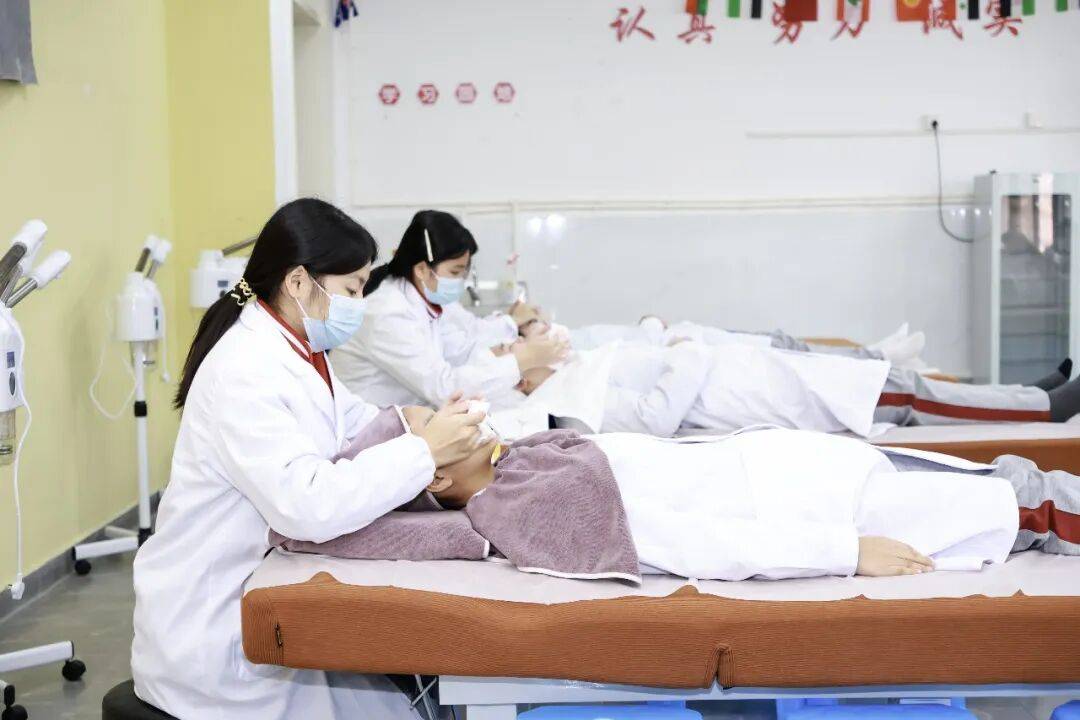 求是教育的守正之路——专访湖州求是教育集团副董事长沈吸春 