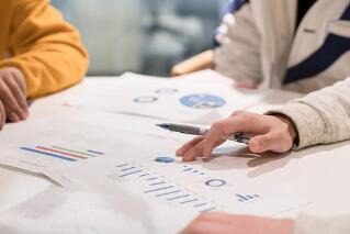 光伏组件利润扭亏转盈 谨防原料价格即将反弹【