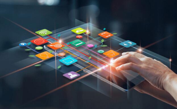 “人工智能教父” 辛顿：即便AI重塑编程行业，