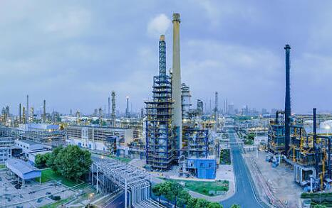 报告称苹果重组扩大AI团队，专注为iPhone 17等落地